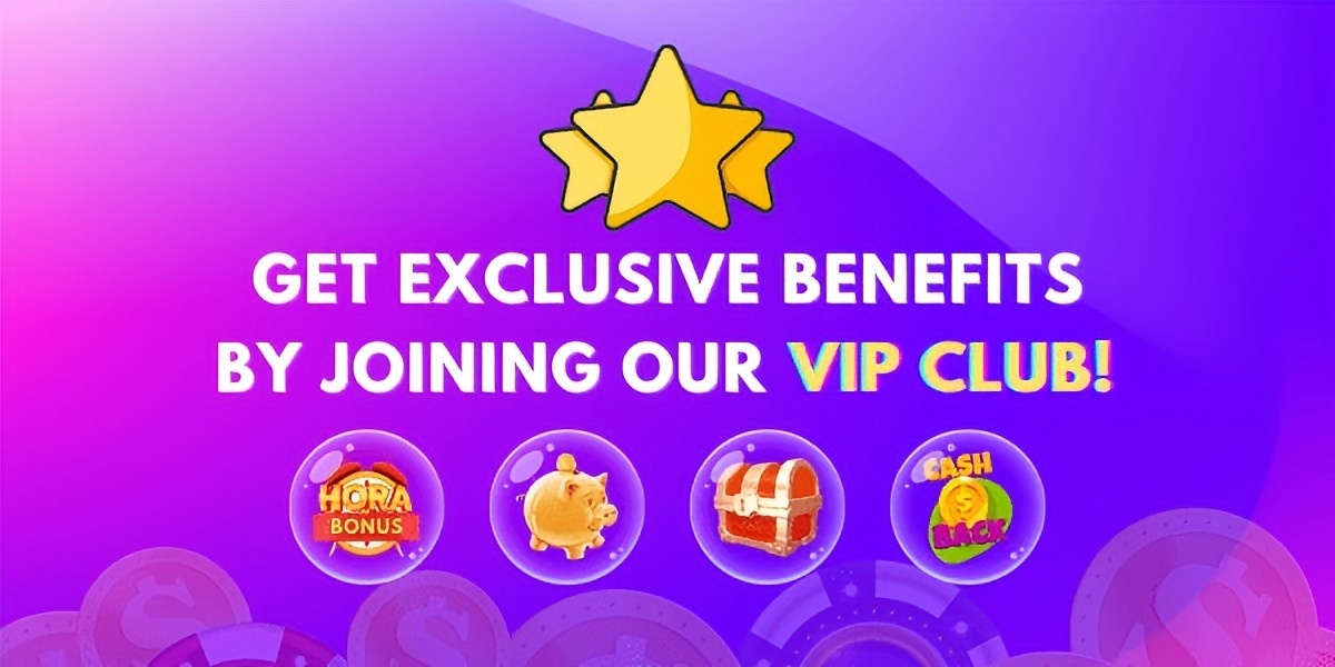 Banner bàn poker trực tiếp với chip cược và lá bài